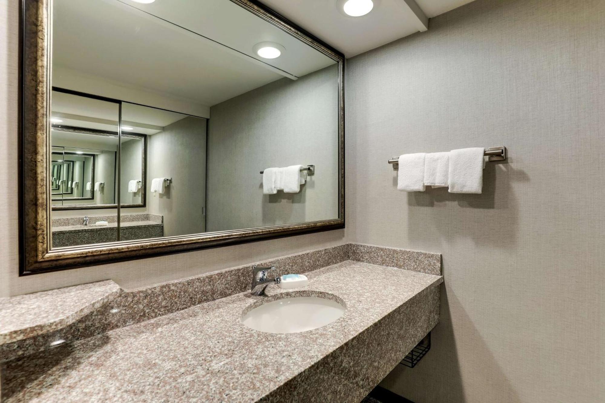 Drury Inn & Suites Columbus Дублин Экстерьер фото